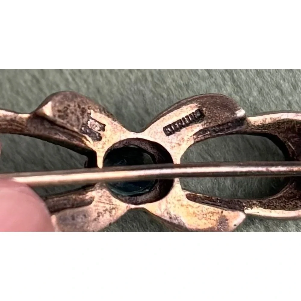 Sterling Silver Bow‎ Brooch Pin with Blue Stone and Marcasite Accents P099